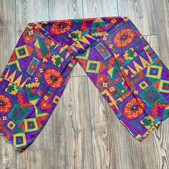 Colorful Geometric Pattern Scarf - Picture 4 of 5